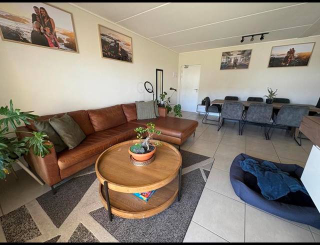 3 BEDROOM APARTMENT FOR SALE IN RICHWOOD